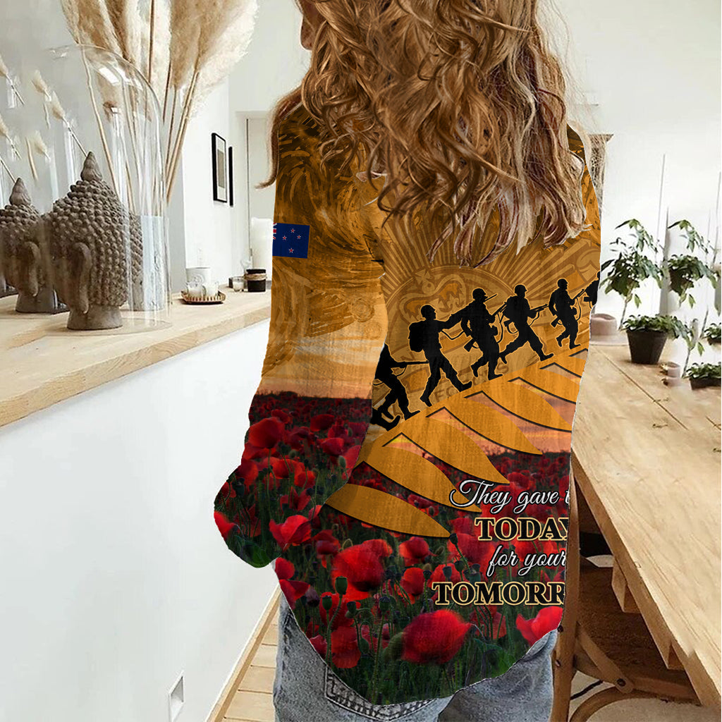 ANZAC Day 2024 Damen Freizeithemd Silberfarn mit Trompetensoldat LT01