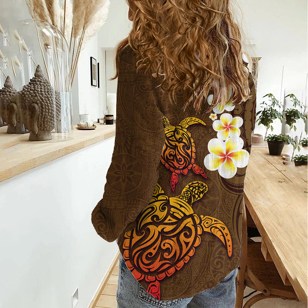 Hawaii Schildkröte Plumeria Blume Frauen Casual Shirt Polynesian Muster braun Farbe LT03