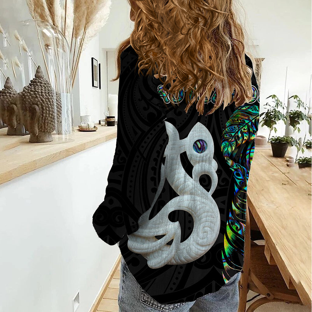 Neuseeland Damen Casual Shirt Silberfarn und Manaia mit Papua Muschel Maori Tribal LT03