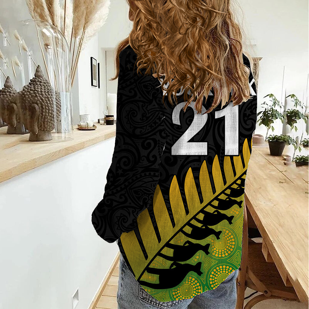 Benutzerdefinierte Australien Wallabies und Aotearoa Rugby Frauen Casual Shirt Känguru Schwarz Farn Maori Gradient Vibe LT9