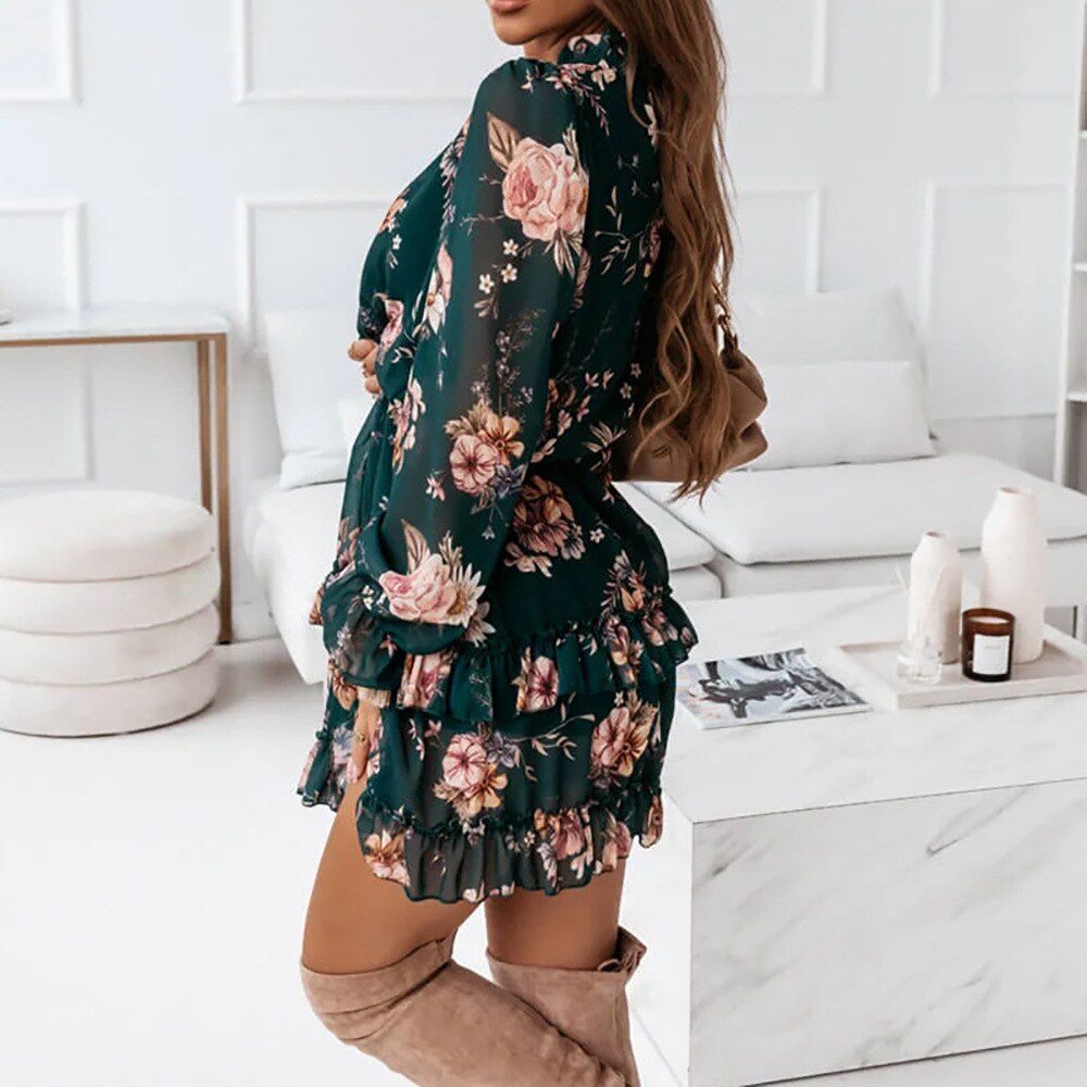 Dunkelgrünes kurzes Blumenkleid aus Chiffon