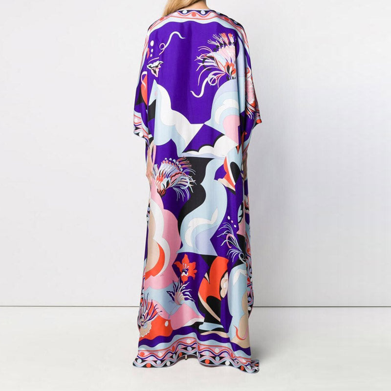 Exotisches, lockeres Kleid mit Blumenmuster