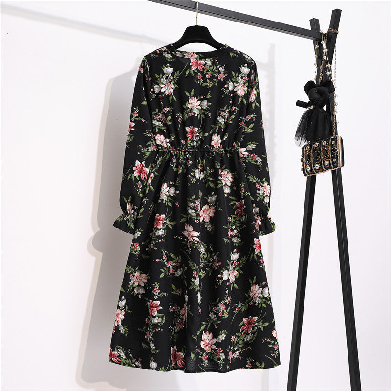 Schwarzes Blumenkleid mit elastischem Bund und Bandkragen