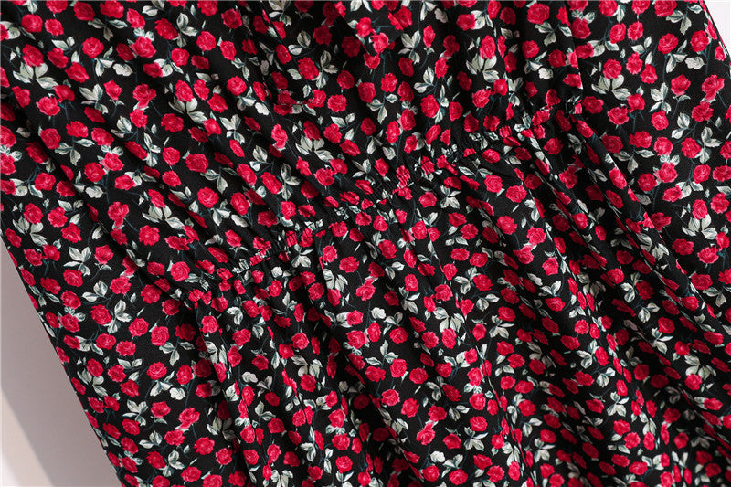 Kleid mit Blumendruck, elastische Taille, Bandkragen