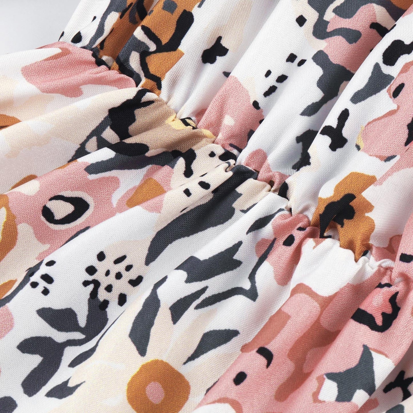 Langes, ausgestelltes Kleid mit Blumendruck