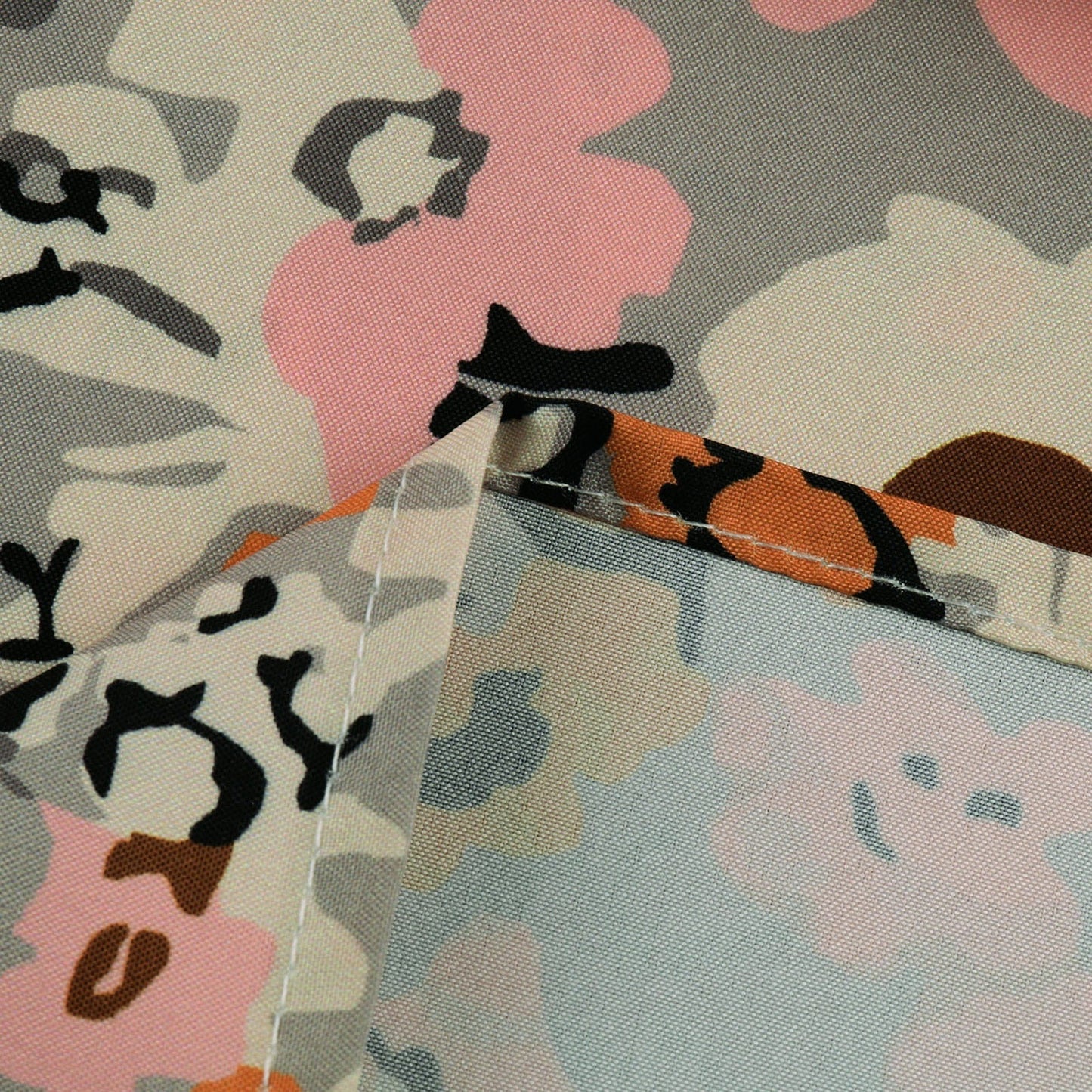 Langes, ausgestelltes Kleid mit Blumendruck