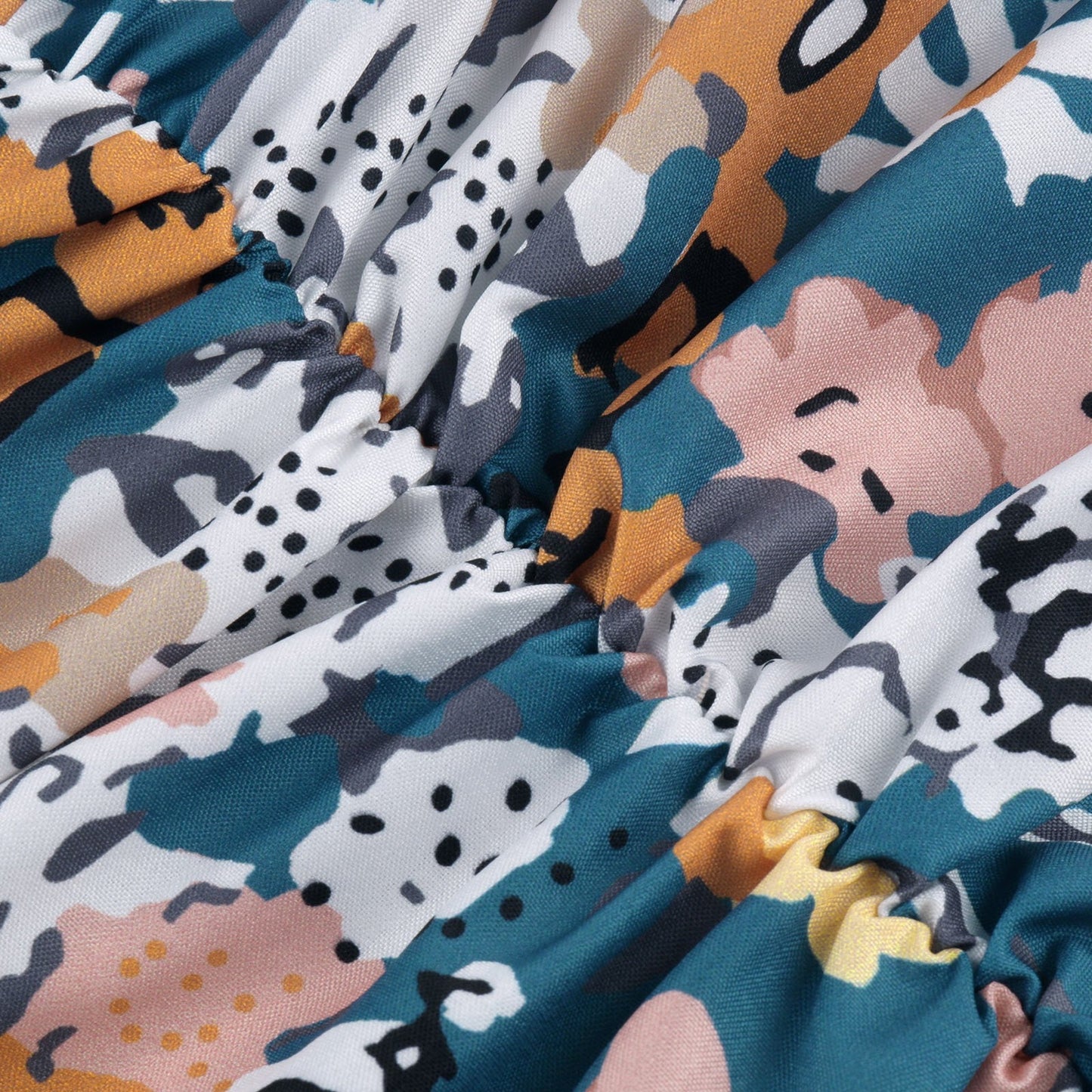 Langes, ausgestelltes Kleid mit Blumendruck