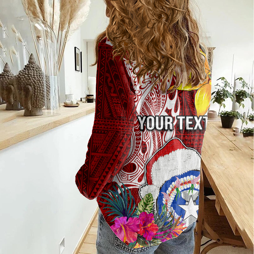 Benutzerdefinierte Nördliche Marianen Weihnachten Frauen Casual Shirt Lustige Santa Umarmung Latte Stein Ylang-Ylang und Polynesien Muster Rot LT03
