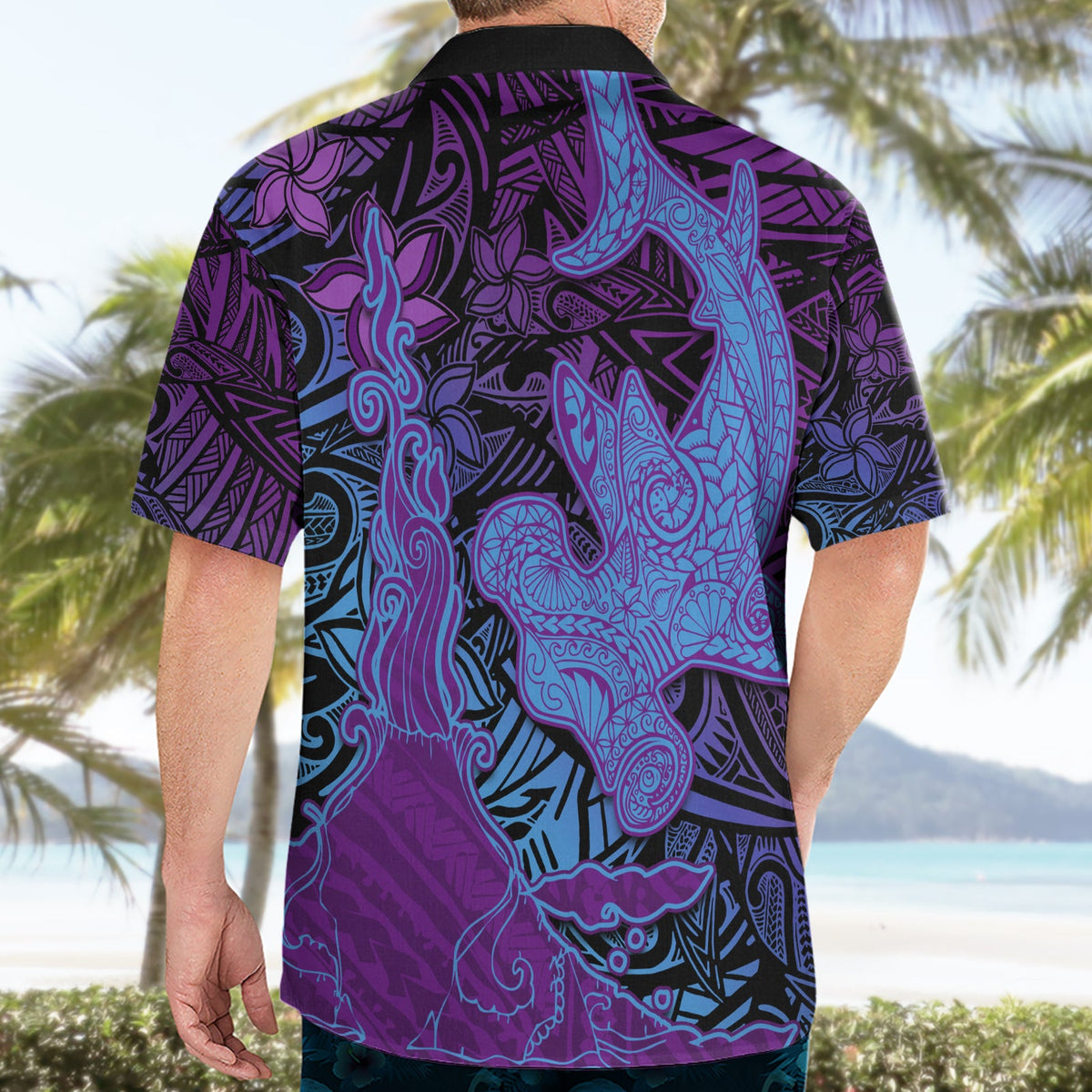 Hawaiianischer Vulkan und Hai Hawaiihemd Polynesisches und Hibiskus Muster Violett Farbverlauf LT03