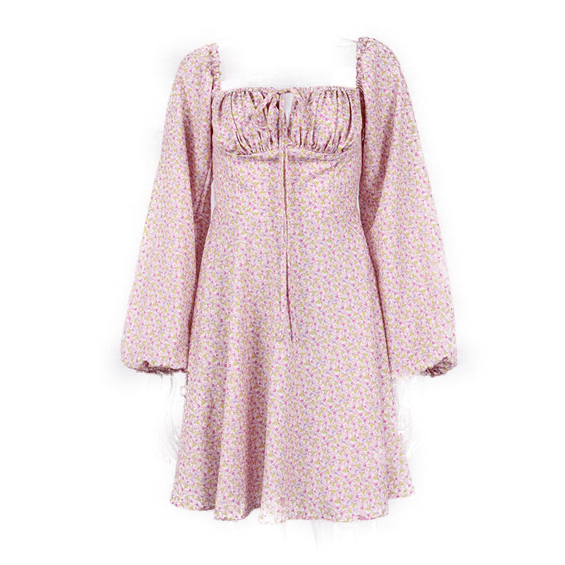 Kurzes Blumenkleid mit Balkonen